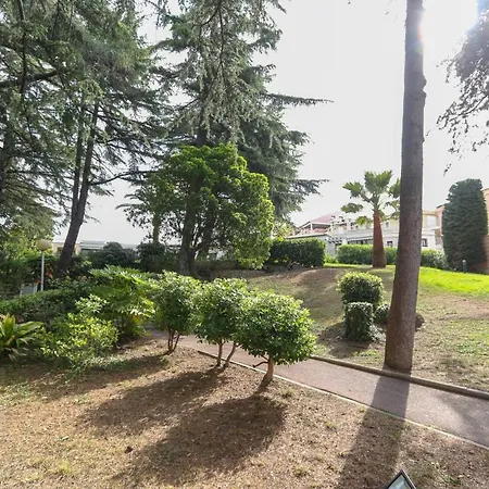 Apartment With Ac Terrace Sea View Swimming Pool Parking -benakey Cannes