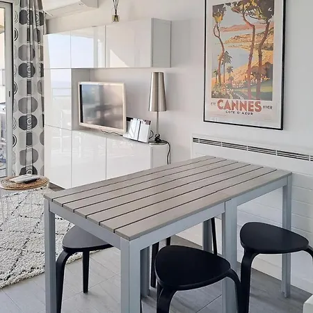 With Ac Terrace Sea View Swimming Pool Parking -benakey Cannes