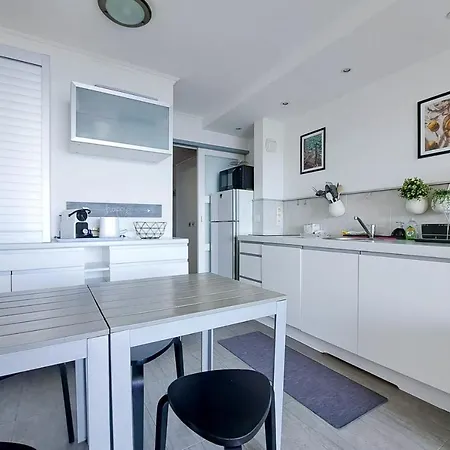 Apartment With Ac Terrace Sea View Swimming Pool Parking -benakey *