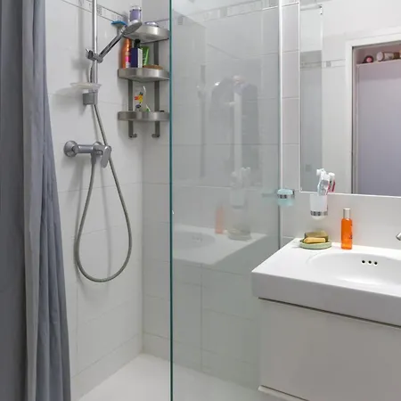 Apartment With Ac Terrace Sea View Swimming Pool Parking -benakey Cannes